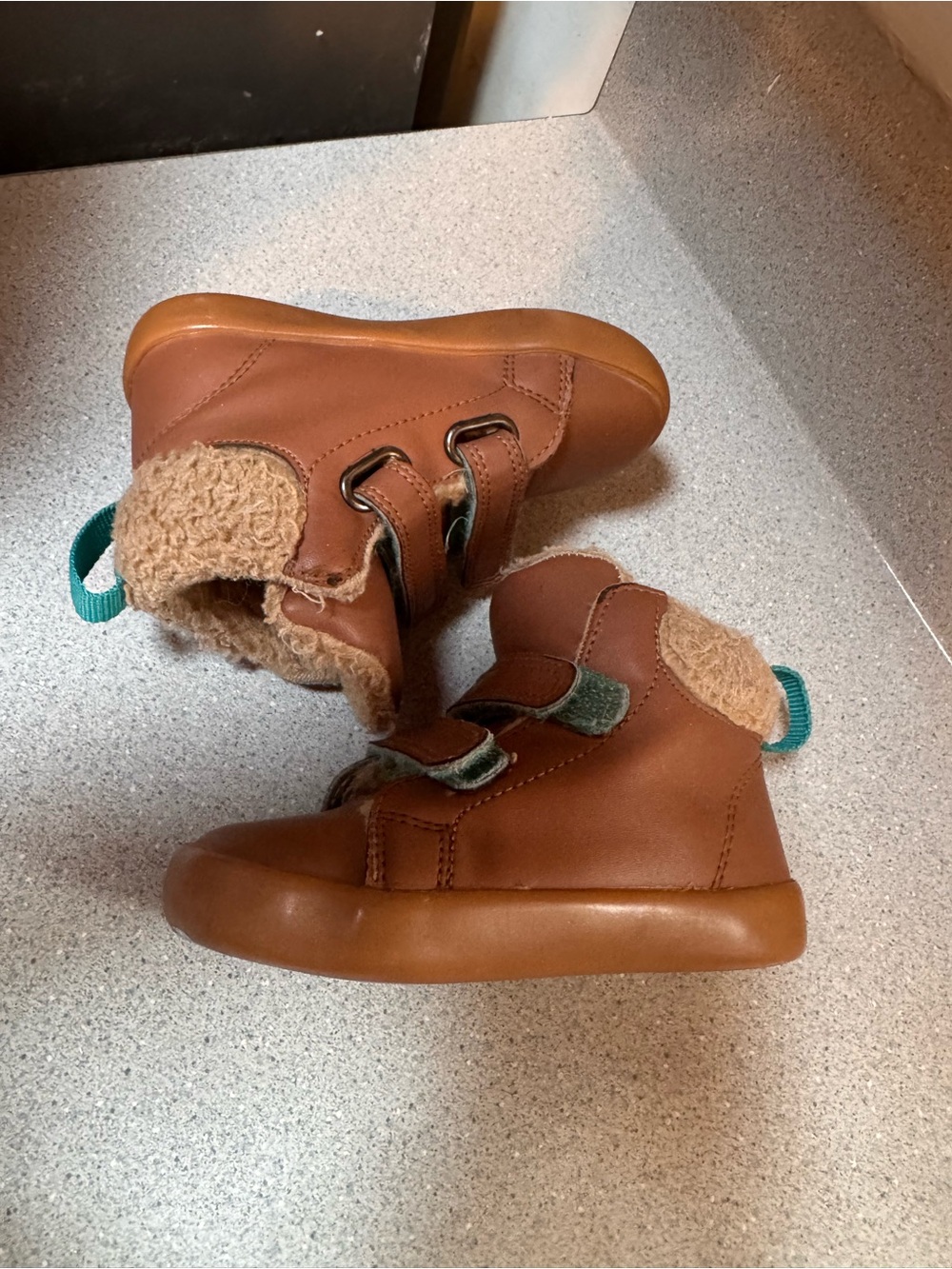 Ten Little
Furry High Top toddler size 7